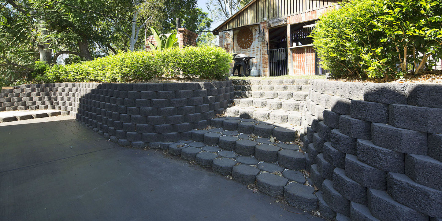 Gardenwall Soft-Split Retaining Wall Block 295x210x125mm (Charcoal)