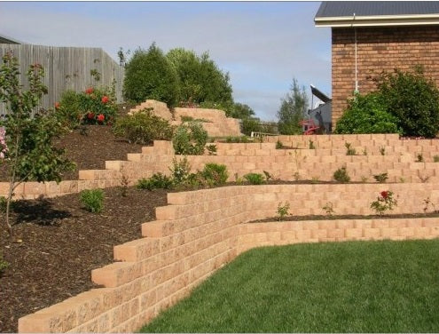 Windsor Stone Retaining Wall Block 295x203x130mm (Sunstone)