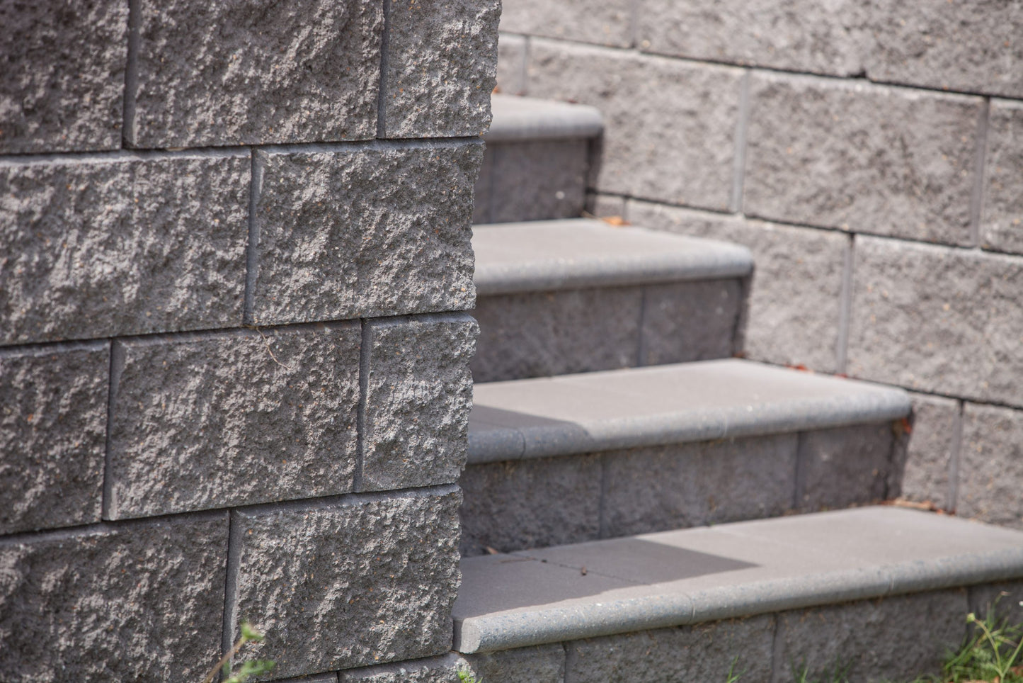 Versawall Retaining Wall Cap 300x250x60mm (Charcoal)