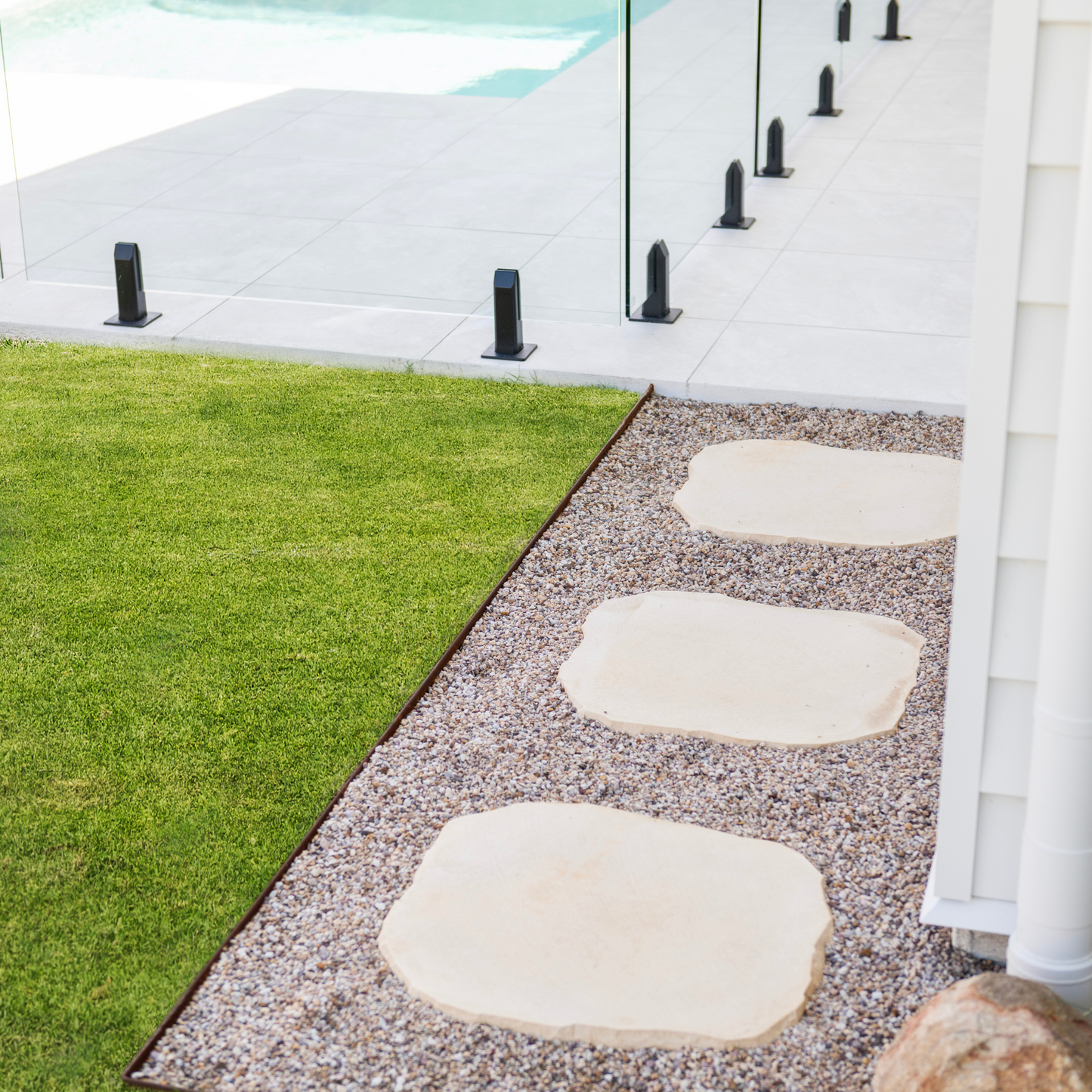 Babylon Stepping Stone Pavers 500x500x40mm (Chalk)