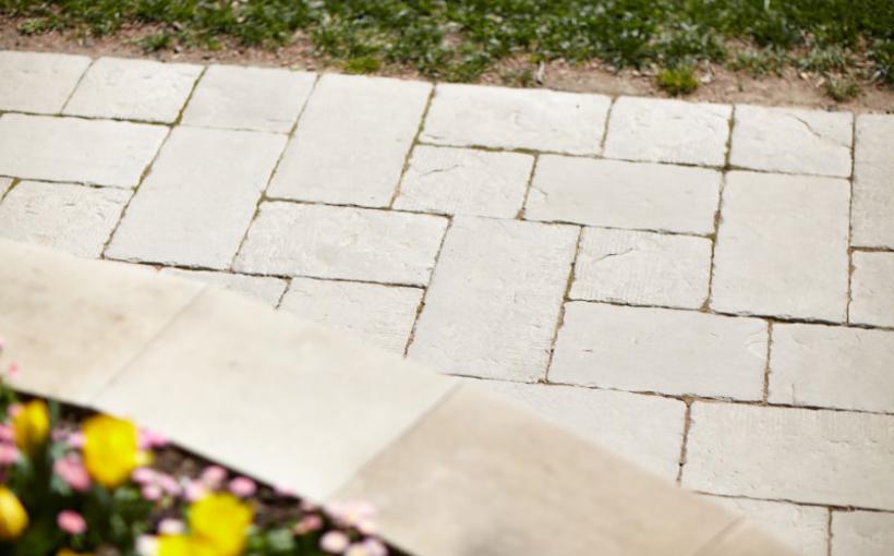 Bradstone Old Town Pavers 300x300x40mm (Gironde)