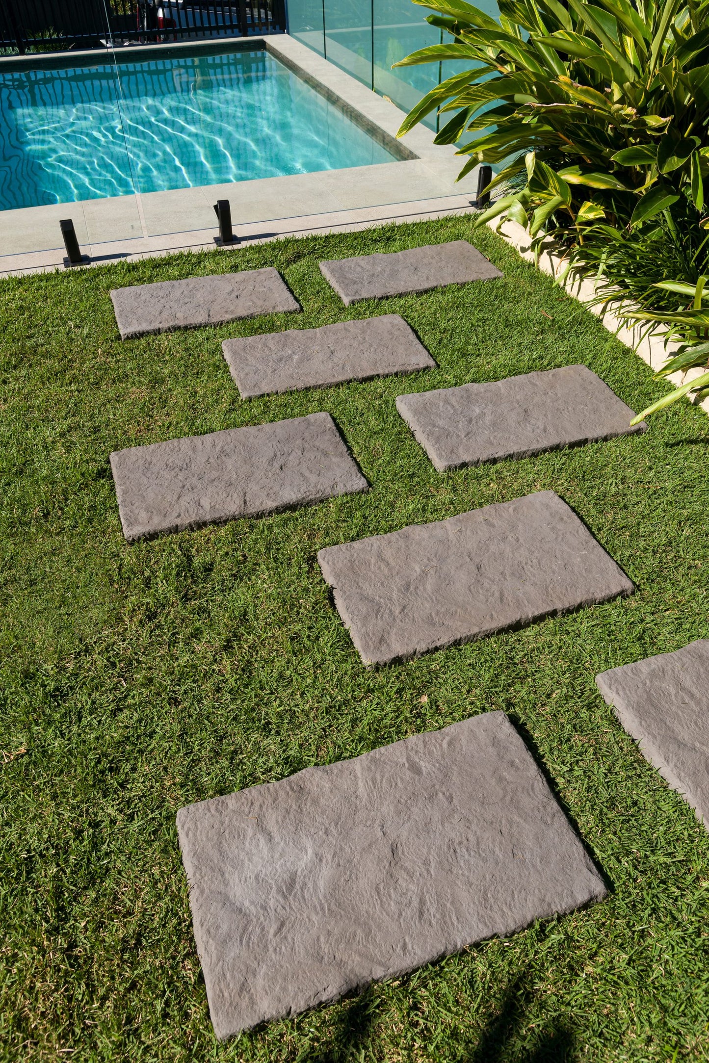 Bushstone Block Garden Edging 500x100x100mm (Sand)