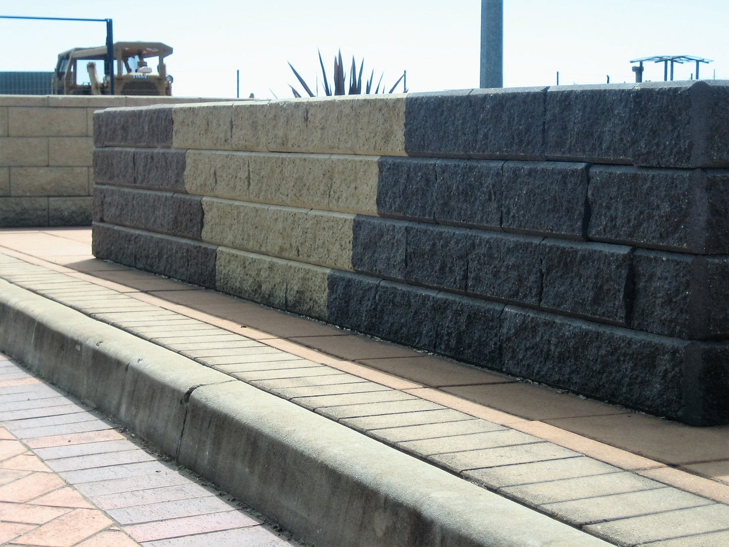 Linearwall Retaining Wall Blocks 300x200x150mm (Beach)
