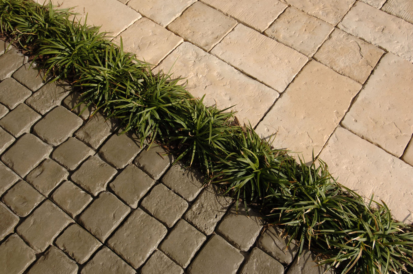 Bradstone Cobble Pavers 450x300x50mm (Grey Green)